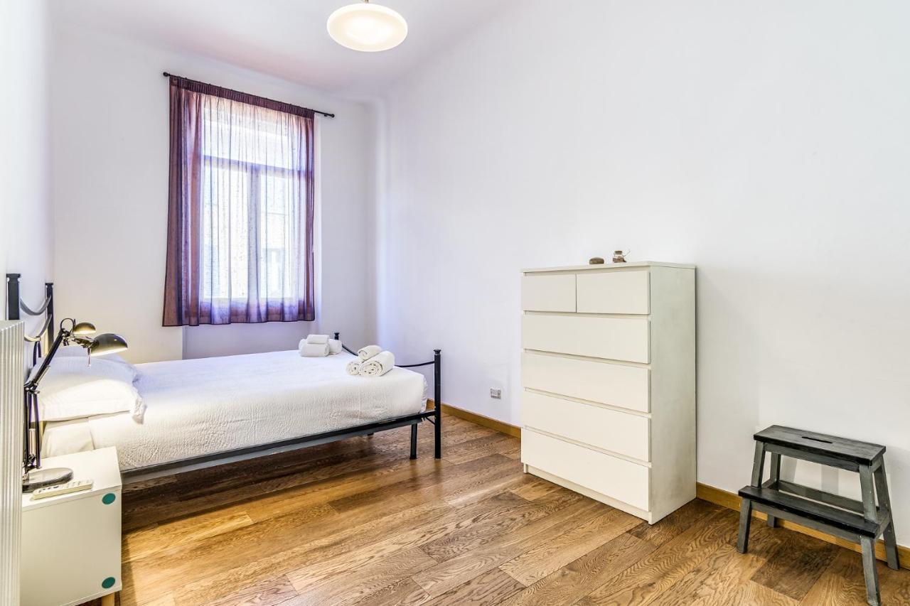 Lepontina Apartment Милано Екстериор снимка